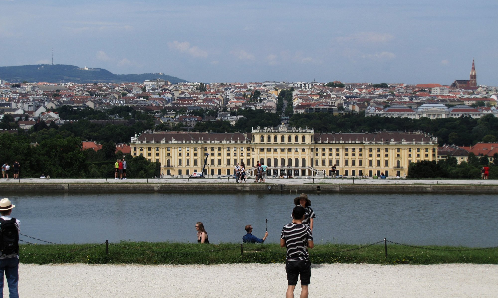 Wien / Schloss Schönbrunn / Gloriette / Blick auf Schloss